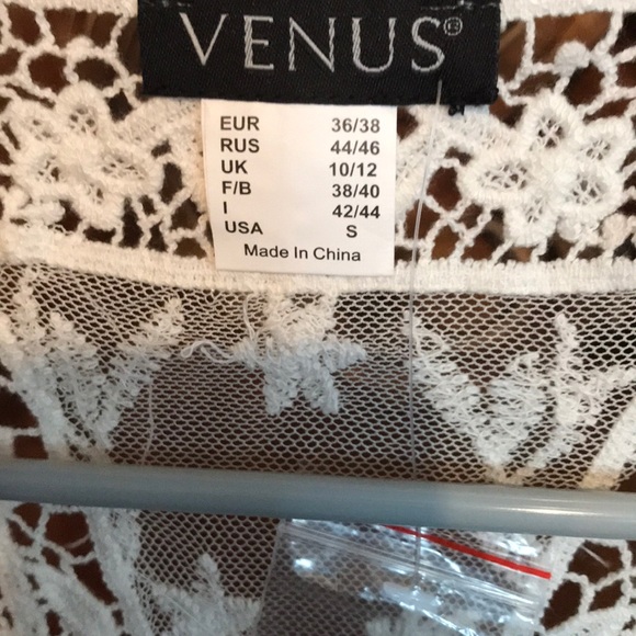 Very pretty lace vest. - Picture 6 of 6